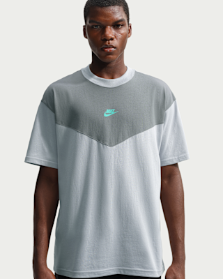 Nike Sportswear Men's T-Shirt. Nike LU Nike Sportswear Men's T-Shirt. Nike LU
